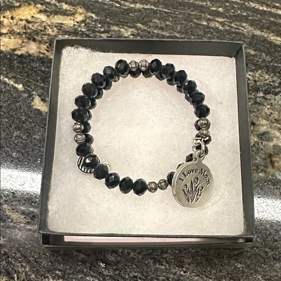 Black Beaded Bracelet with 'I Love Mom' Charm - Picture 4 of 4